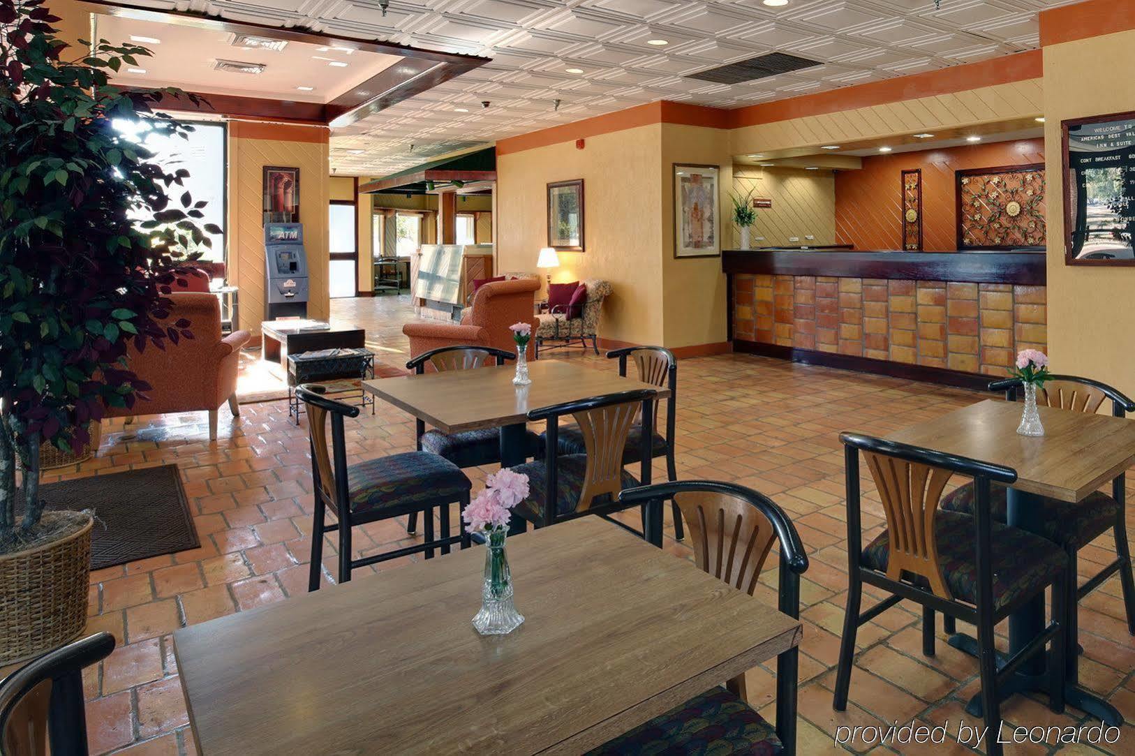 Rest And Relax Inn Ferry Pass Restoran gambar